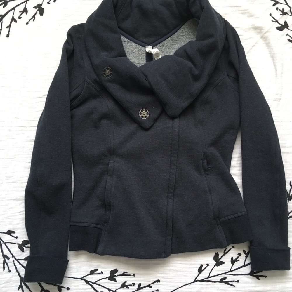 Navy lululemon zip up sweatshirt size 8